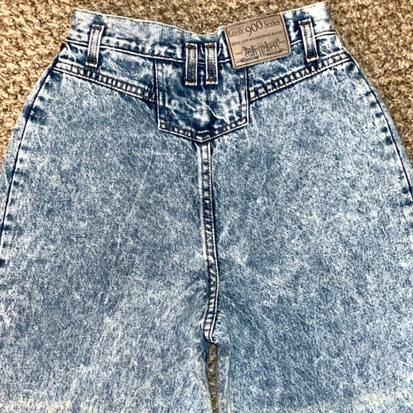 Vintage Stone Washed Levi’s 900 Series Mom Jeans-Levi’s 900 Series - Picture 10 of 16